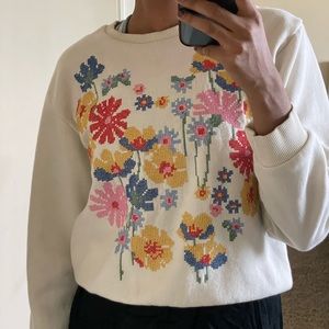 ZARA embroidered sweatshirt 
Small